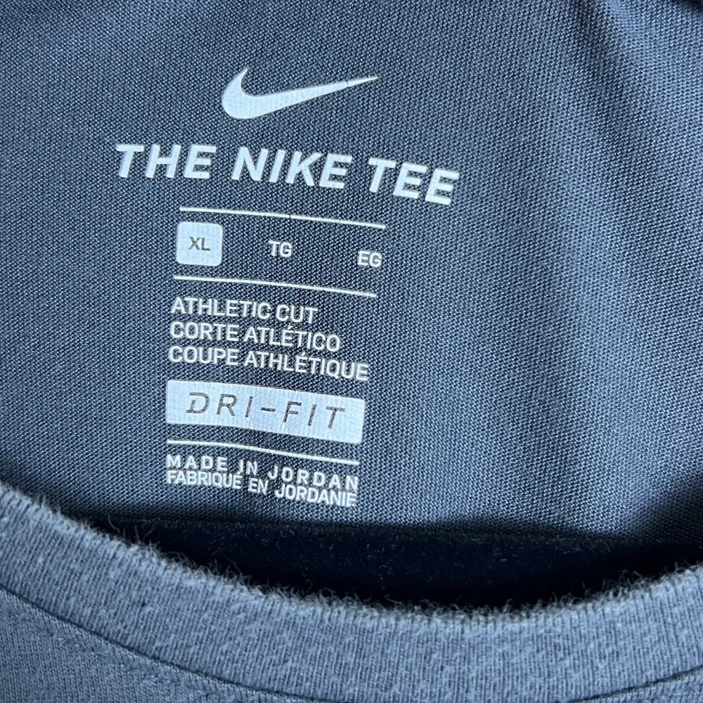 Nike Dri-Fit Tee Men's Size XL Grey Beast Swoosh Athleisure Streetwear XL